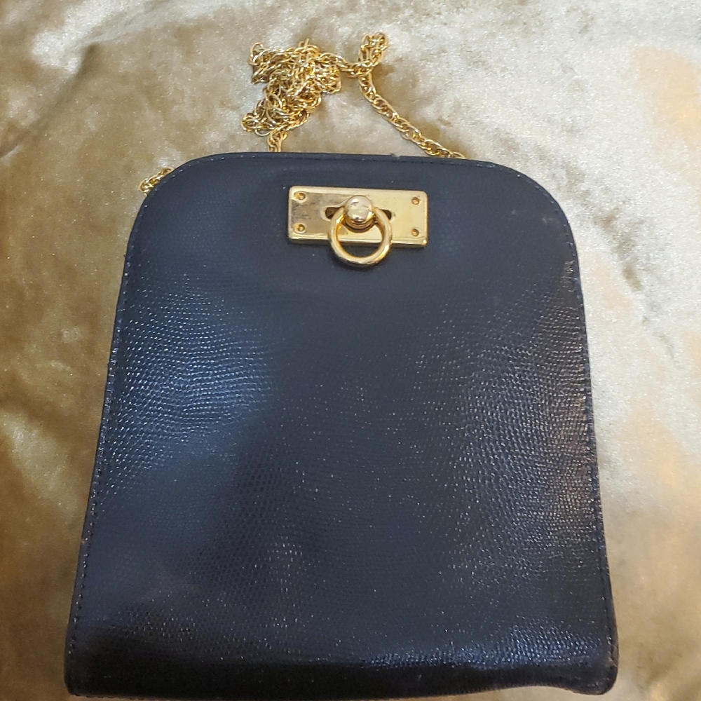 Eliana Itaky  Elegant Black Leather Chain Bag